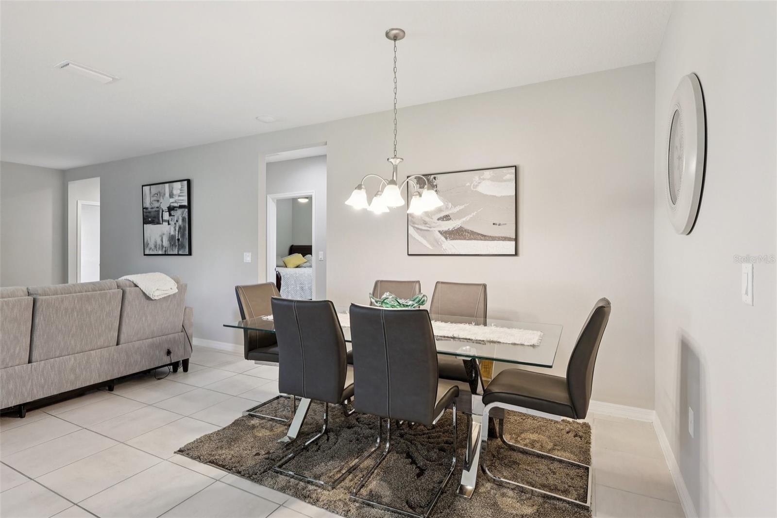 Image 11 of 55 For 512 Darshire Avenue