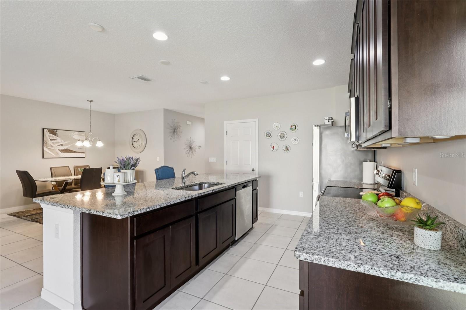 Image 15 of 55 For 512 Darshire Avenue