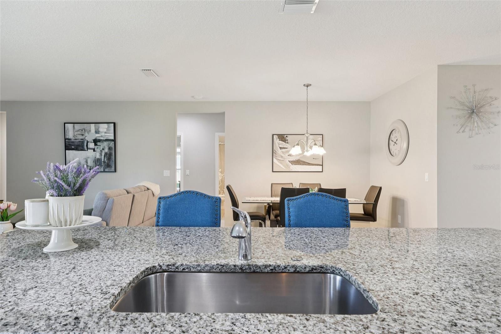 Image 18 of 55 For 512 Darshire Avenue