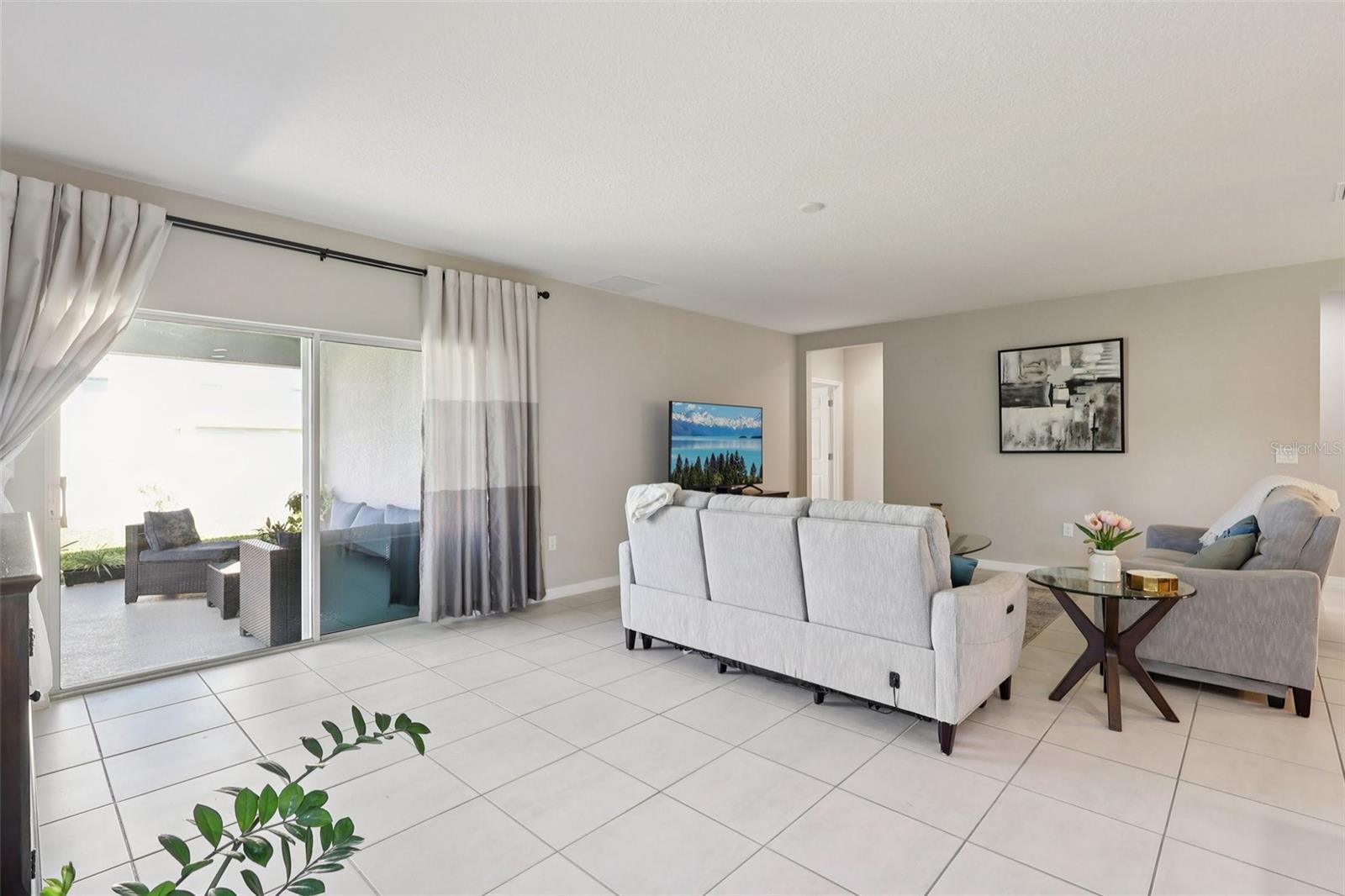 Image 8 of 55 For 512 Darshire Avenue