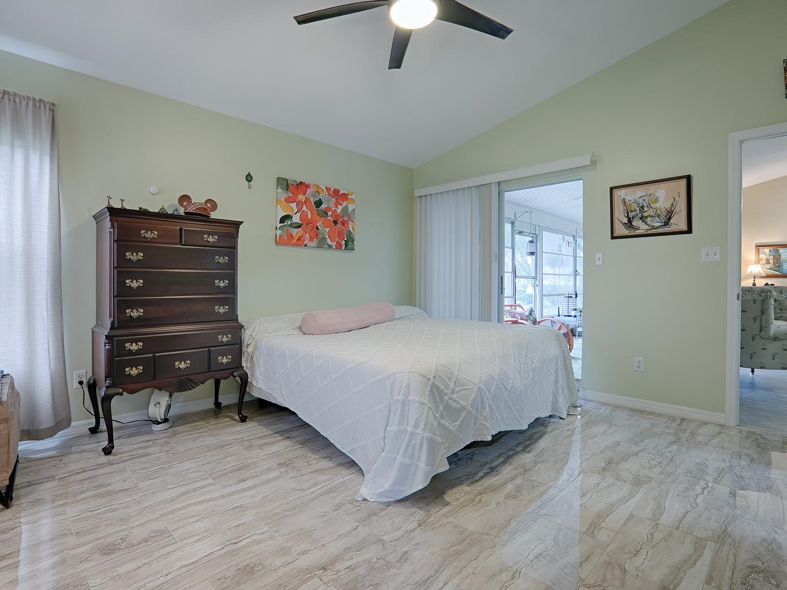 Image 16 of 29 For 5414 Astor Street