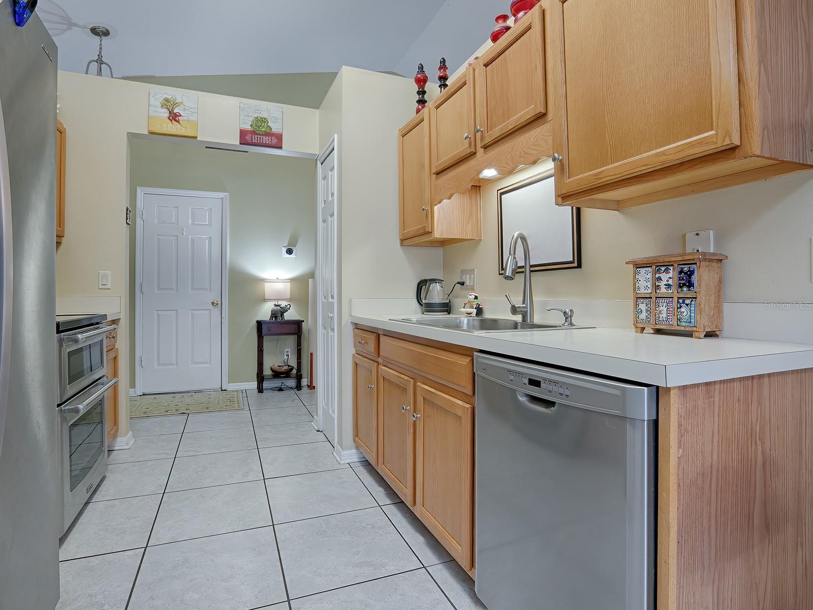 Image 5 of 29 For 5414 Astor Street