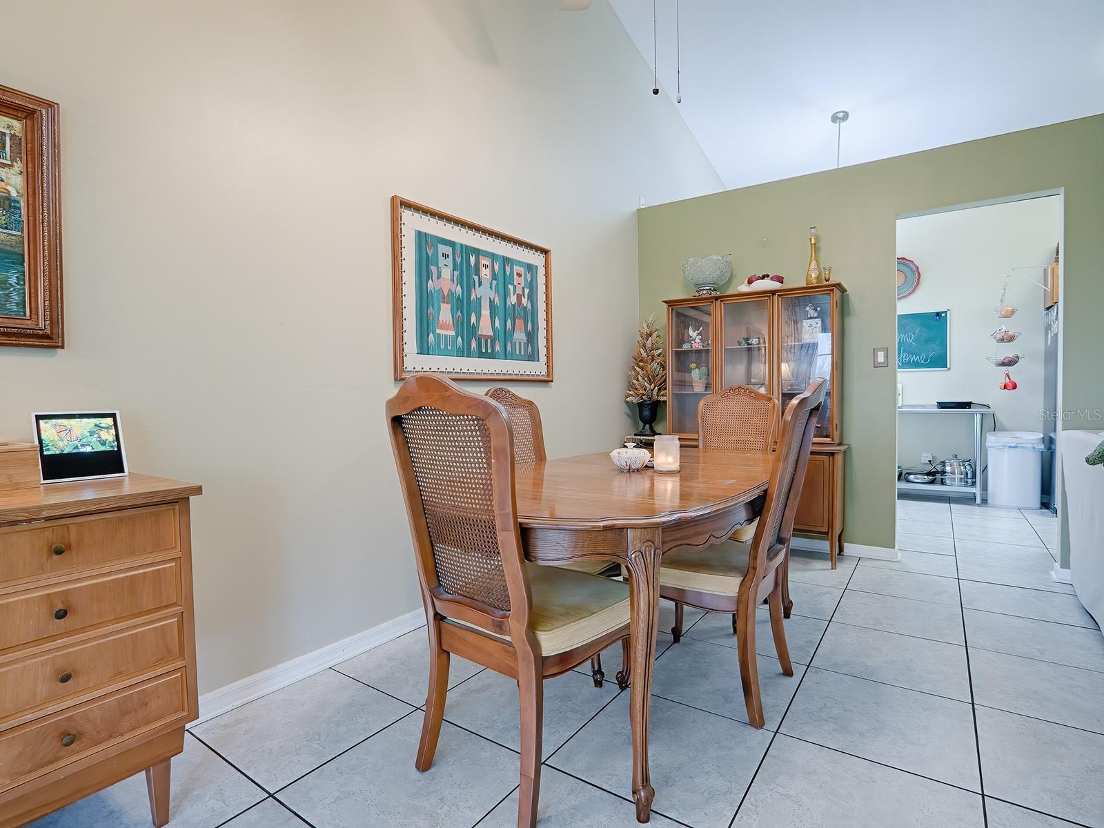 Image 8 of 29 For 5414 Astor Street