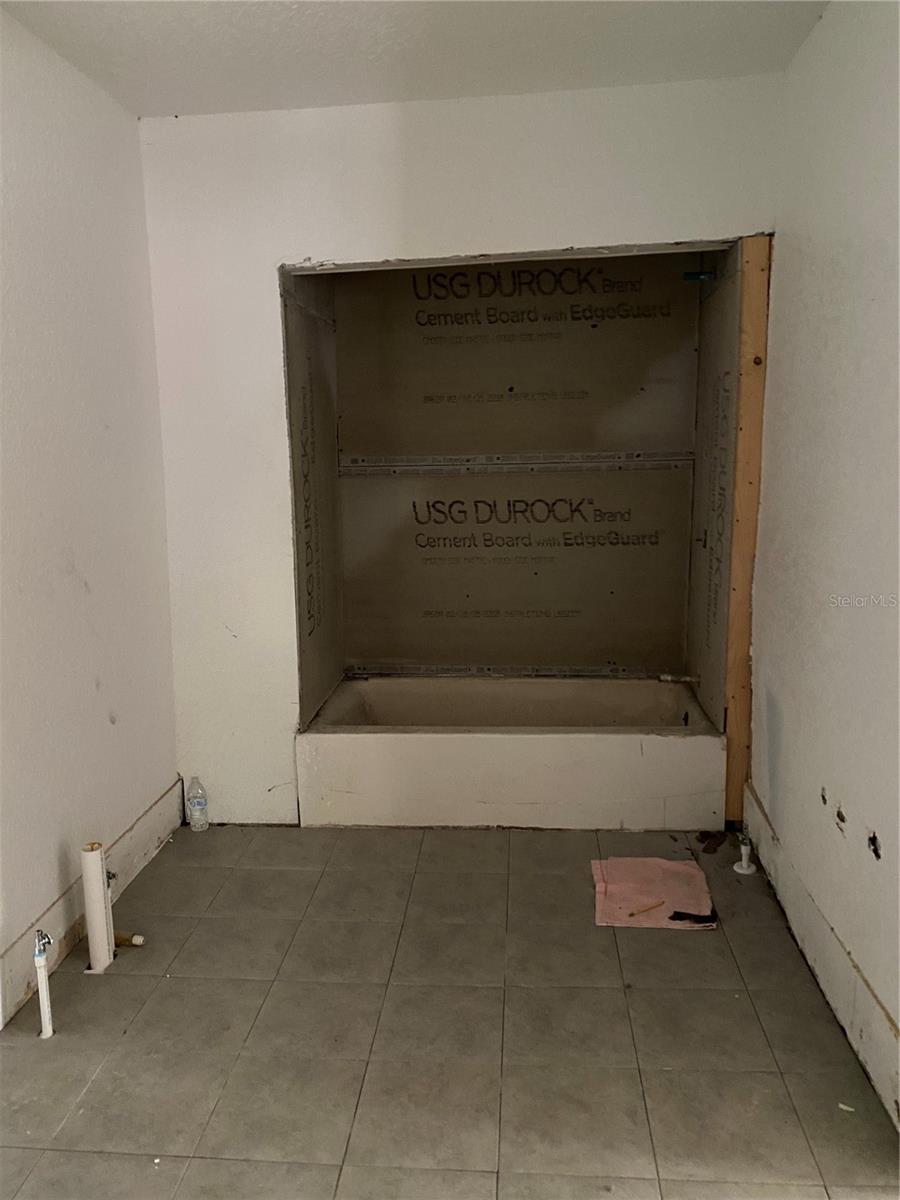 Image 10 of 13 For 2888 Sanford Avenue