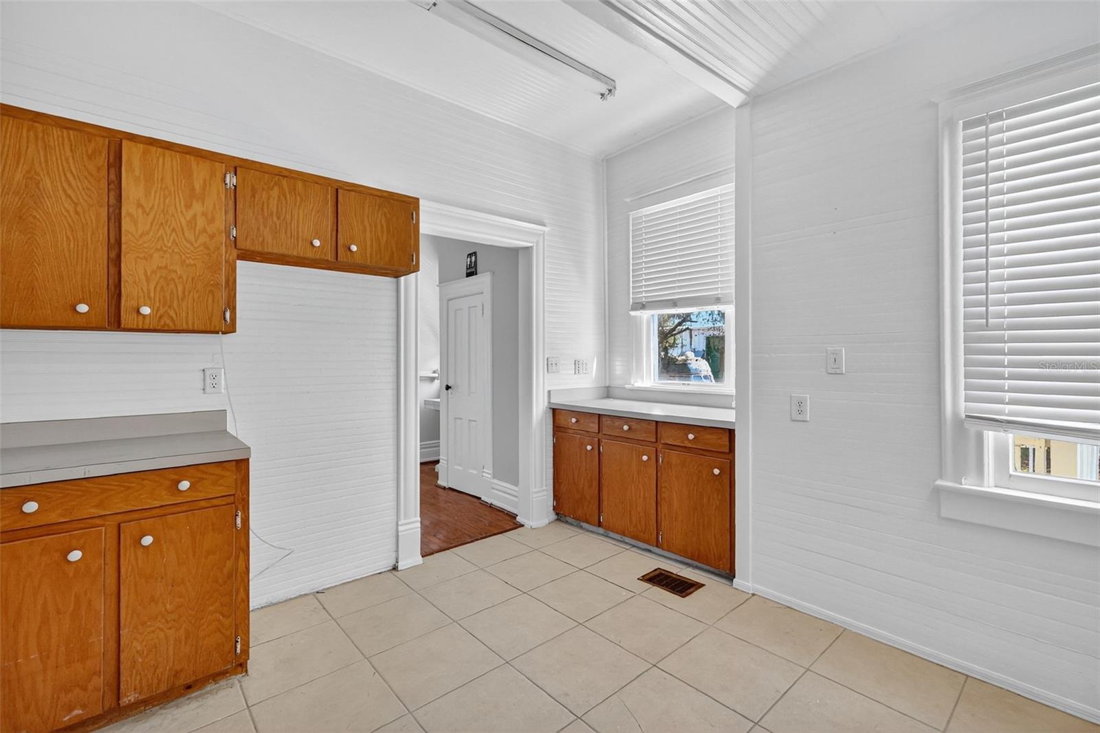 Image 24 of 41 For 1218 Broad Street