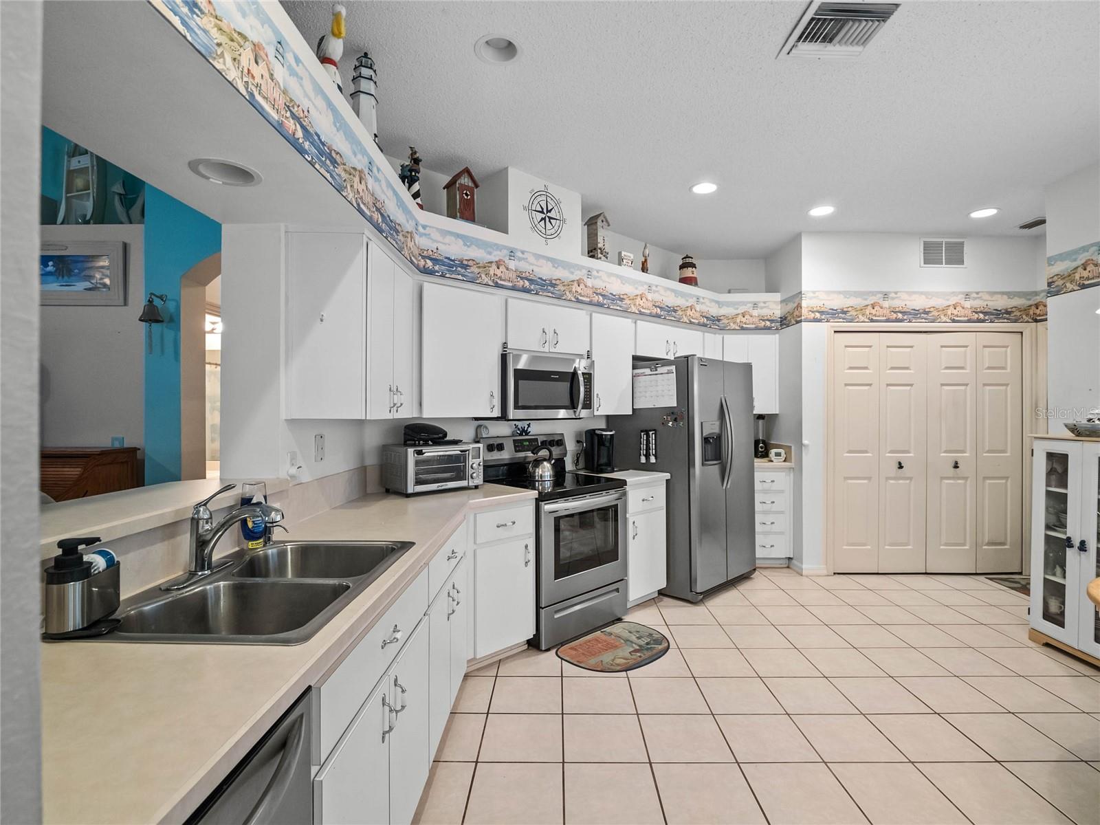 Image 13 of 63 For 21122 Lionheart Drive