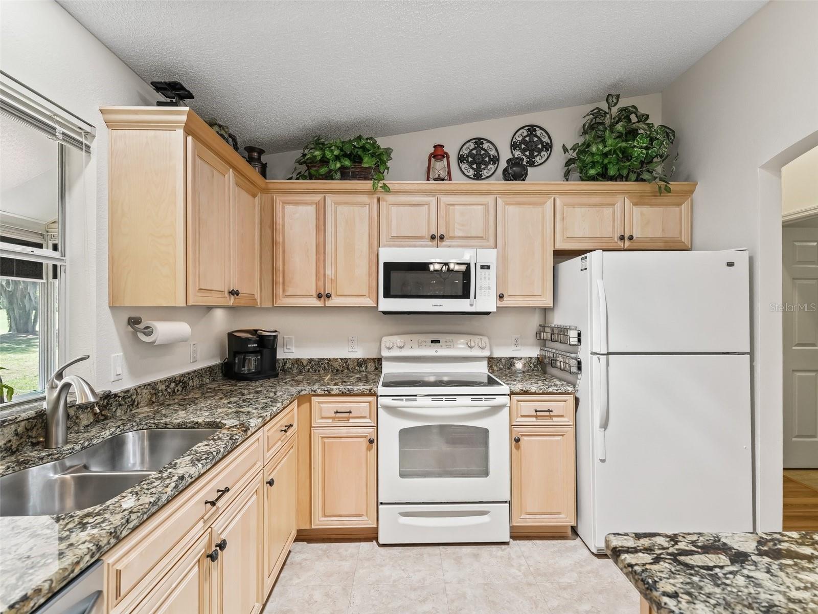 Image 11 of 49 For 511 Chula Vista Avenue