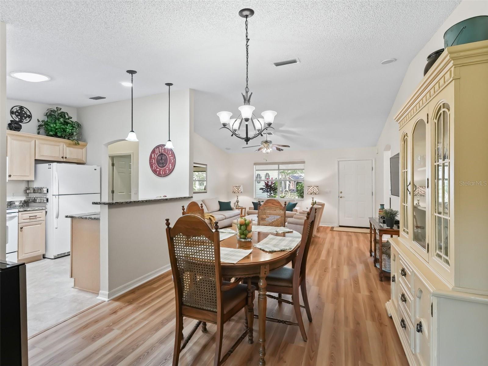 Image 13 of 49 For 511 Chula Vista Avenue