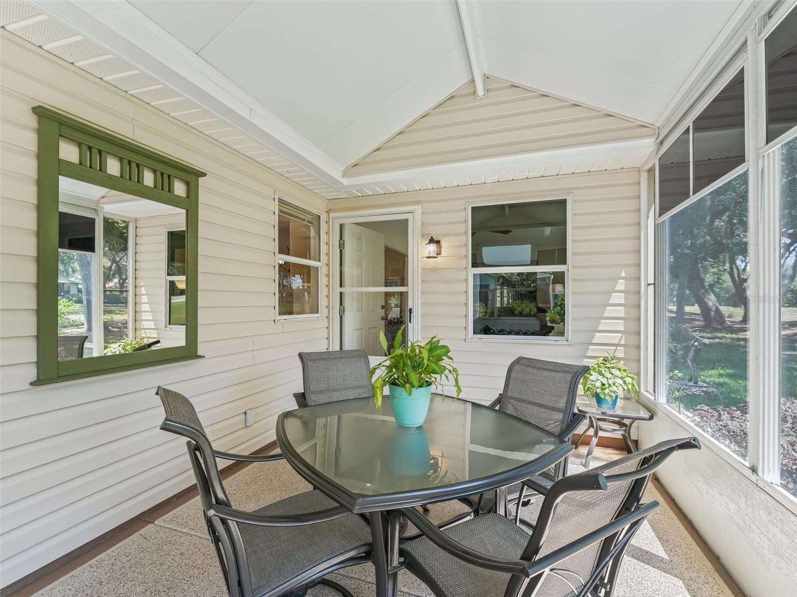 Image 20 of 49 For 511 Chula Vista Avenue