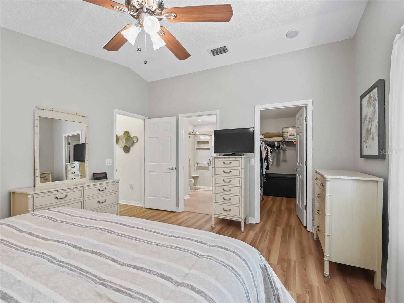 Image 24 of 49 For 511 Chula Vista Avenue