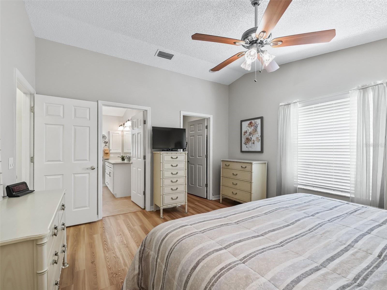 Image 25 of 49 For 511 Chula Vista Avenue