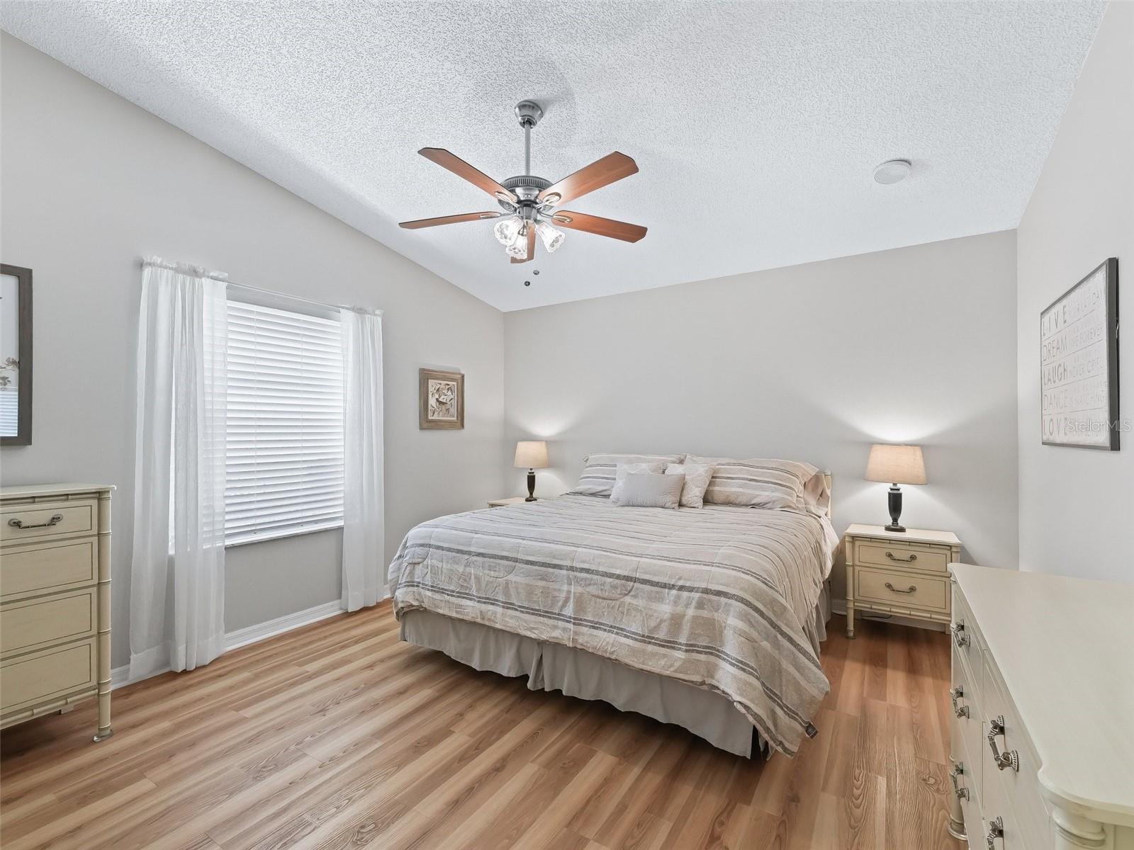 Image 26 of 49 For 511 Chula Vista Avenue