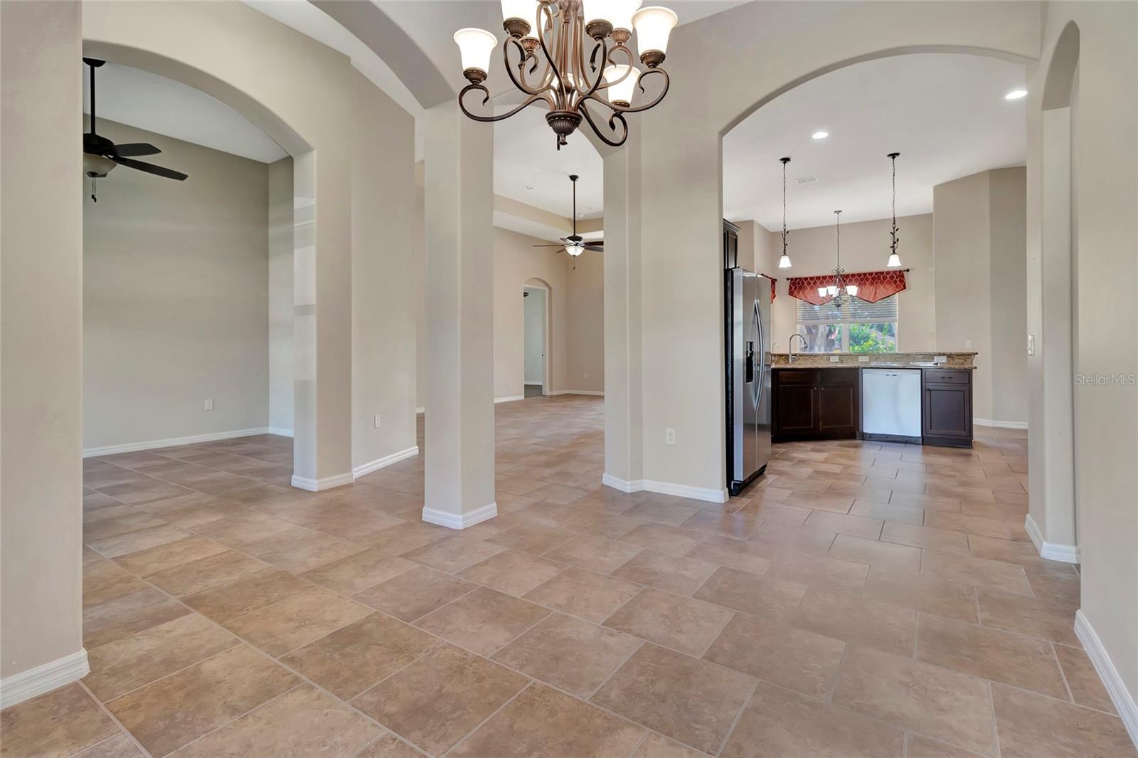 Image 14 of 53 For 10816 Wyandotte Drive