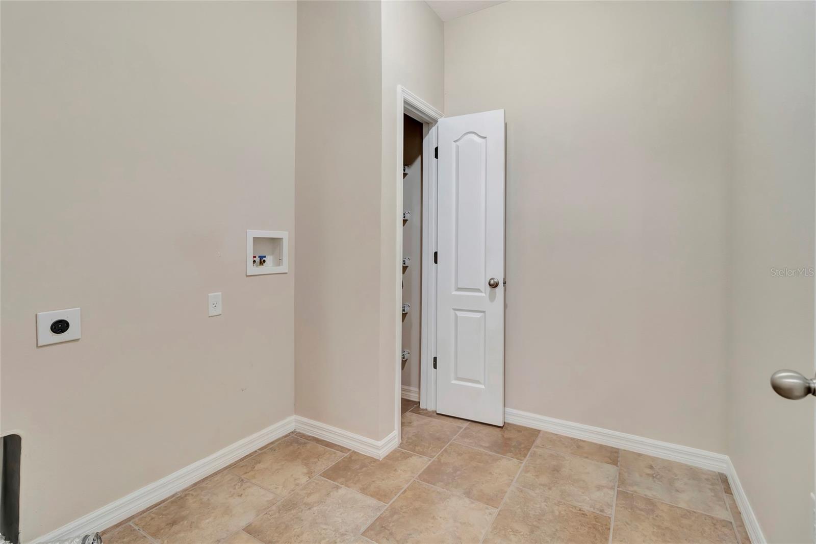 Image 23 of 53 For 10816 Wyandotte Drive