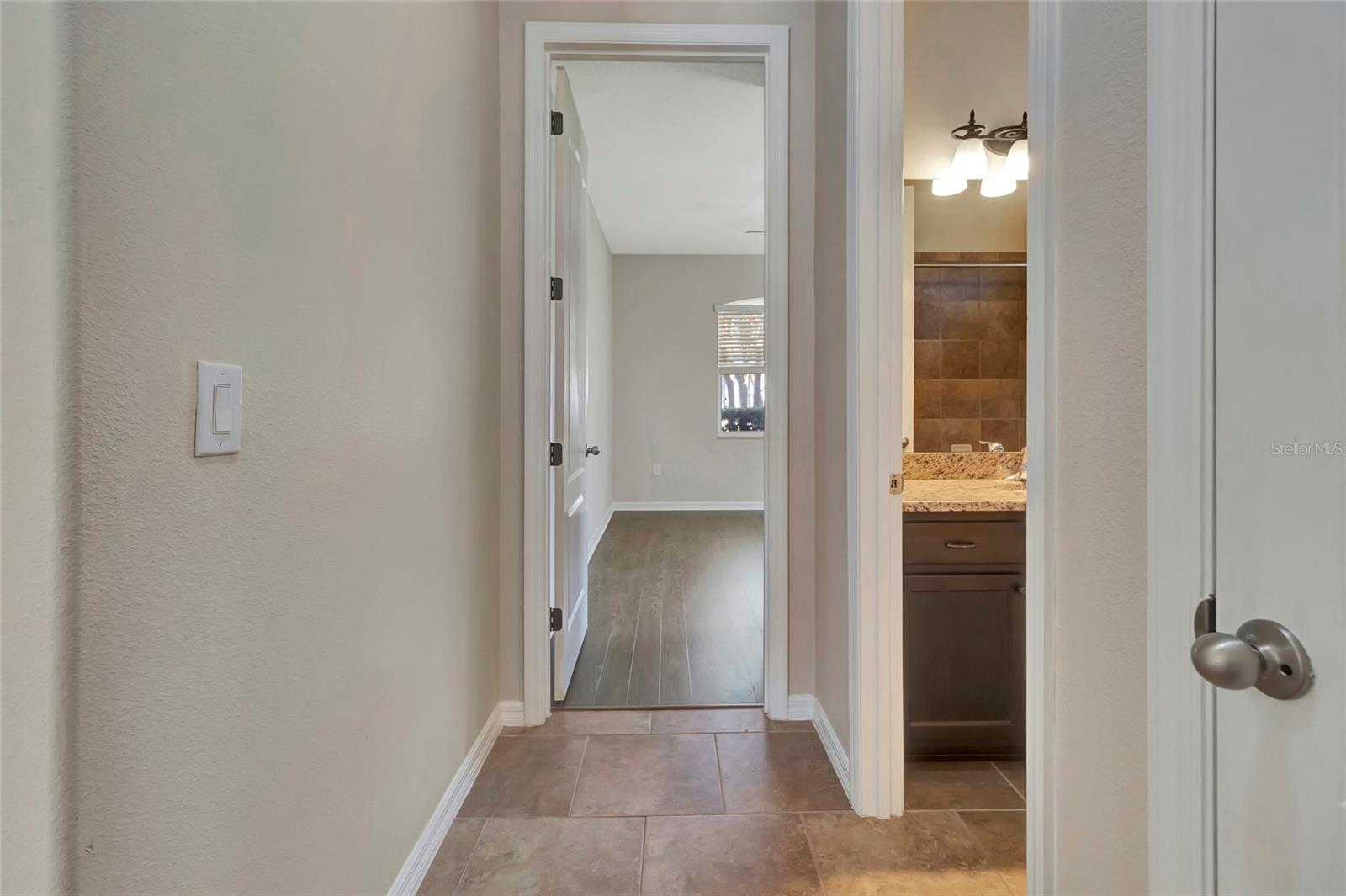 Image 28 of 53 For 10816 Wyandotte Drive