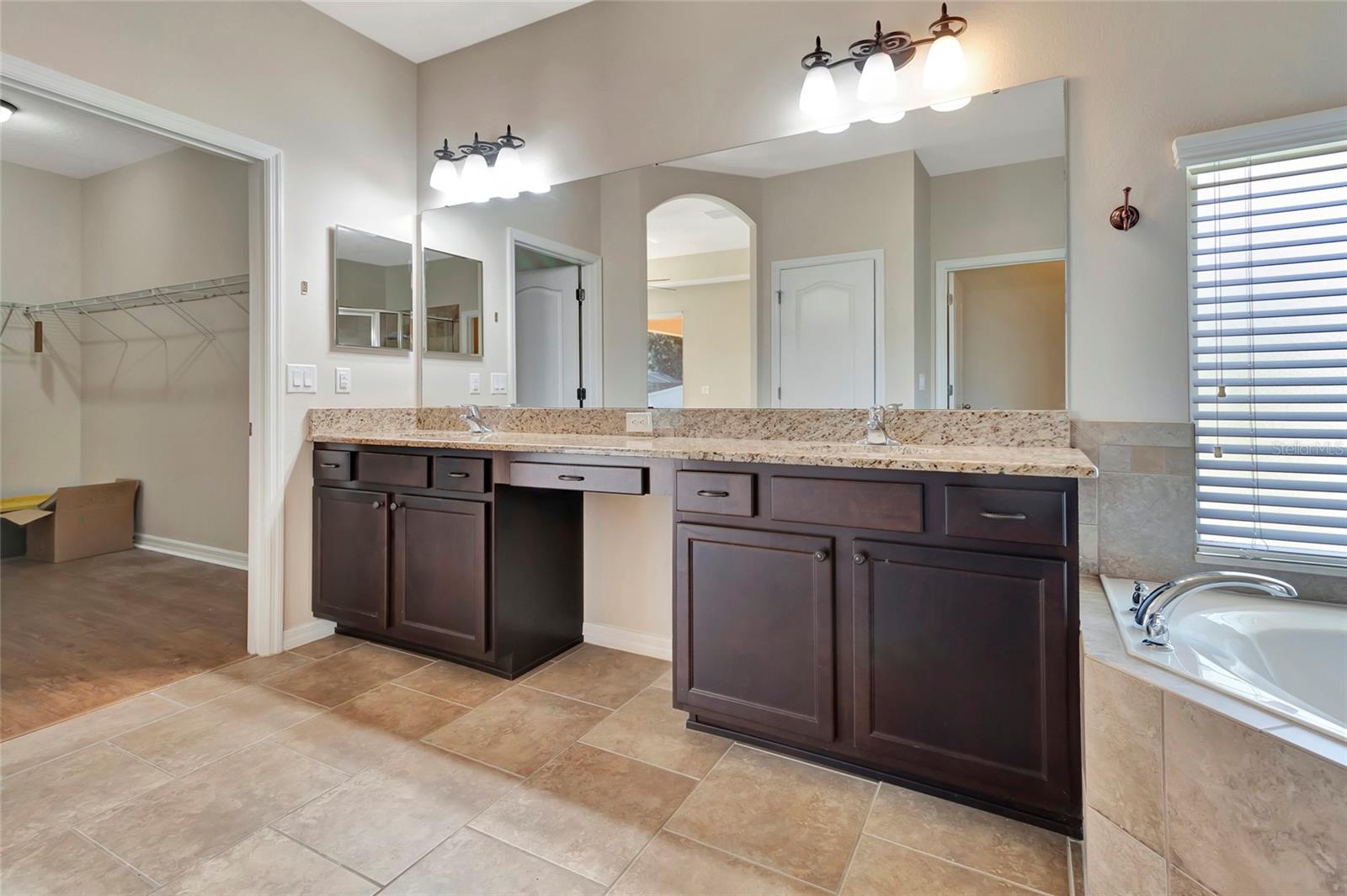 Image 30 of 53 For 10816 Wyandotte Drive