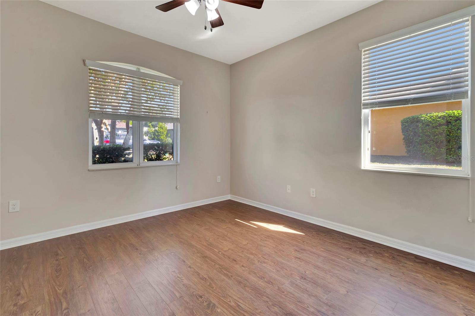 Image 33 of 53 For 10816 Wyandotte Drive