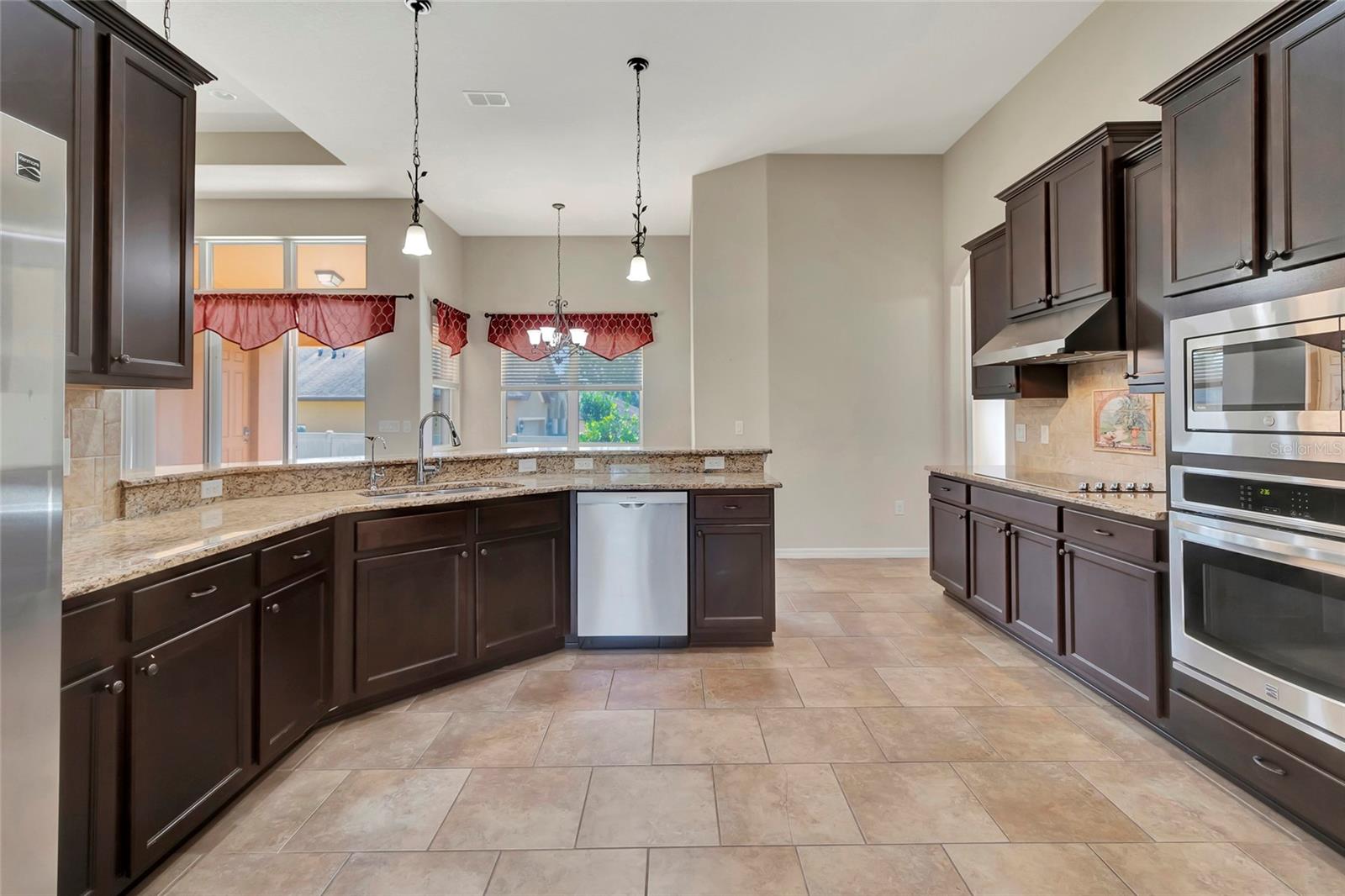 Image 4 of 53 For 10816 Wyandotte Drive