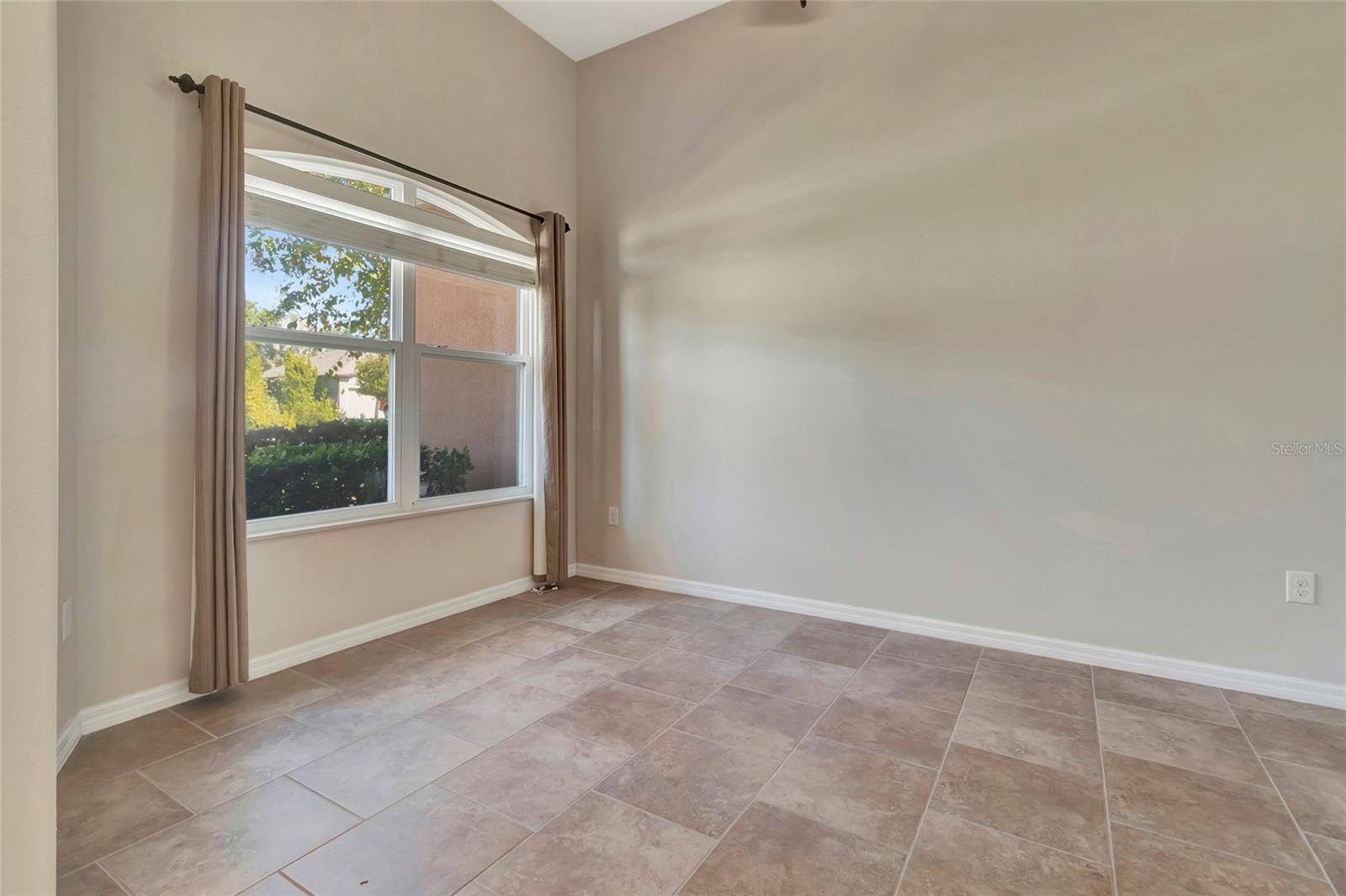 Image 9 of 53 For 10816 Wyandotte Drive