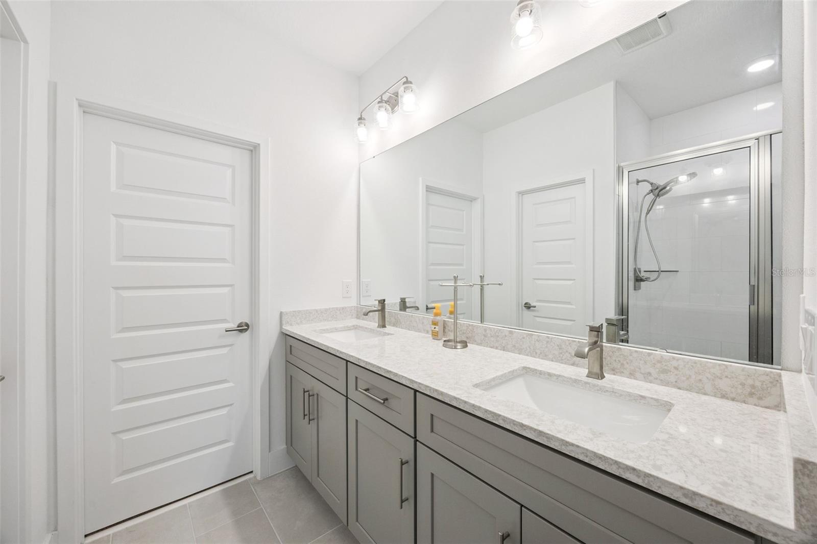 Image 32 of 59 For 14010 Scarlet Aster Alley