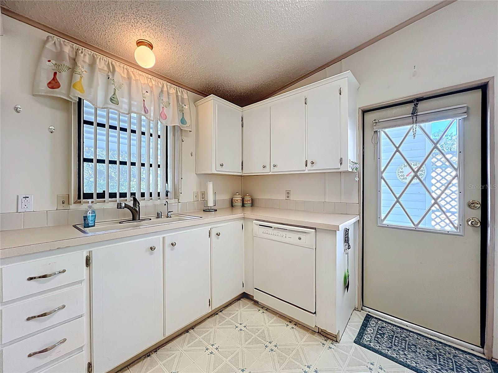 Image 17 of 45 For 25125 Bellevue