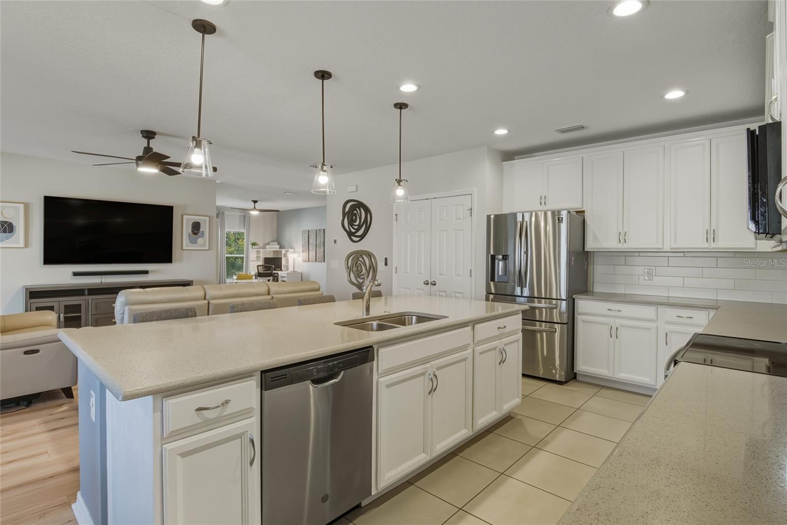 Image 12 of 51 For 209 Luxmore Road