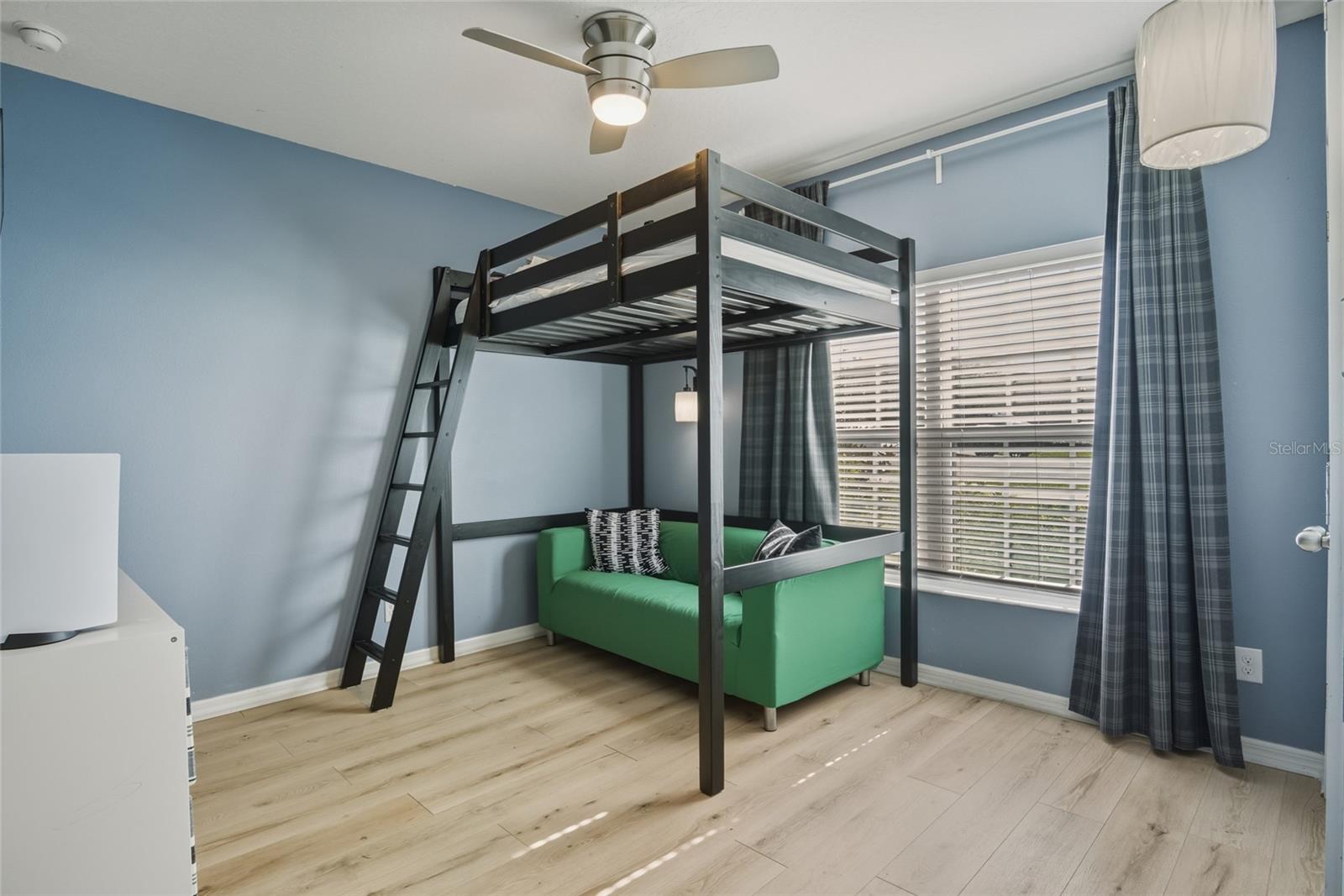 Image 22 of 51 For 209 Luxmore Road