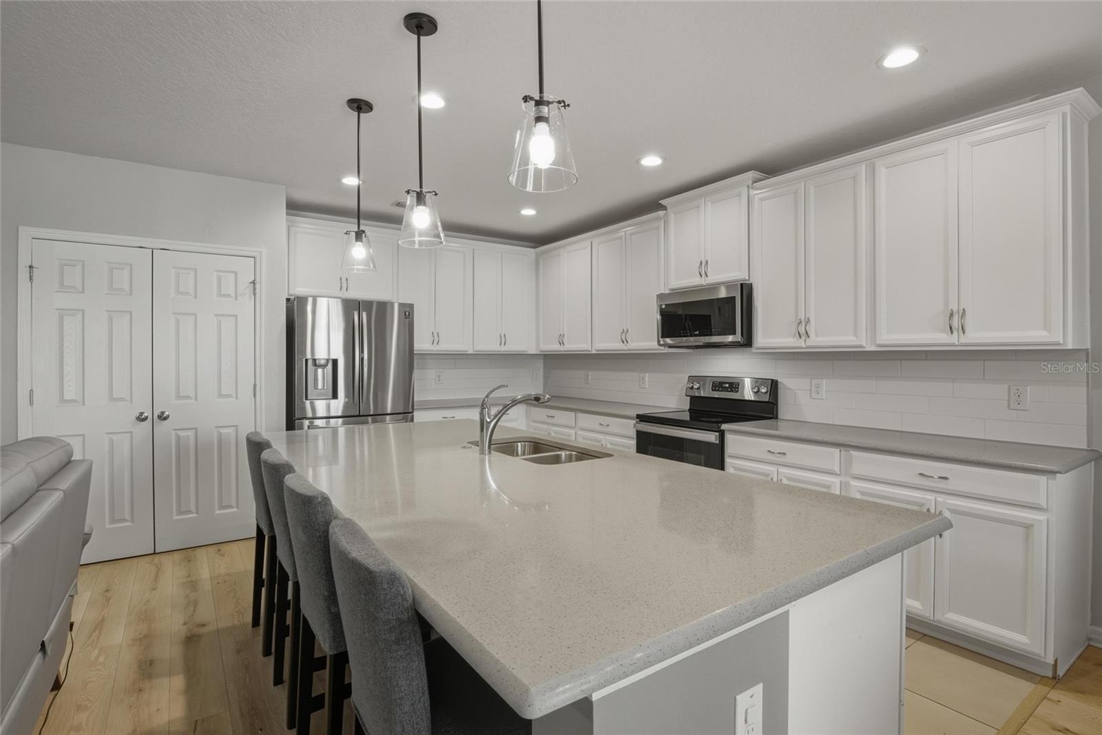 Image 9 of 51 For 209 Luxmore Road