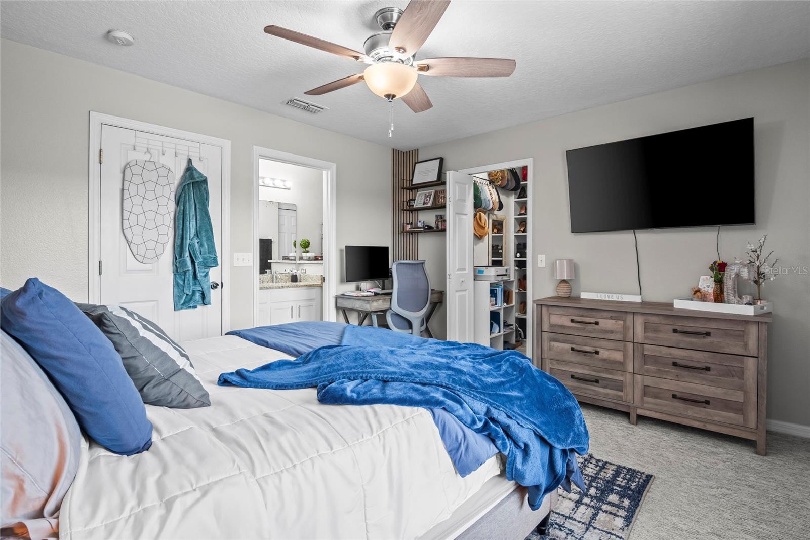 Image 16 of 47 For 528 Cresting Oak Circle 8