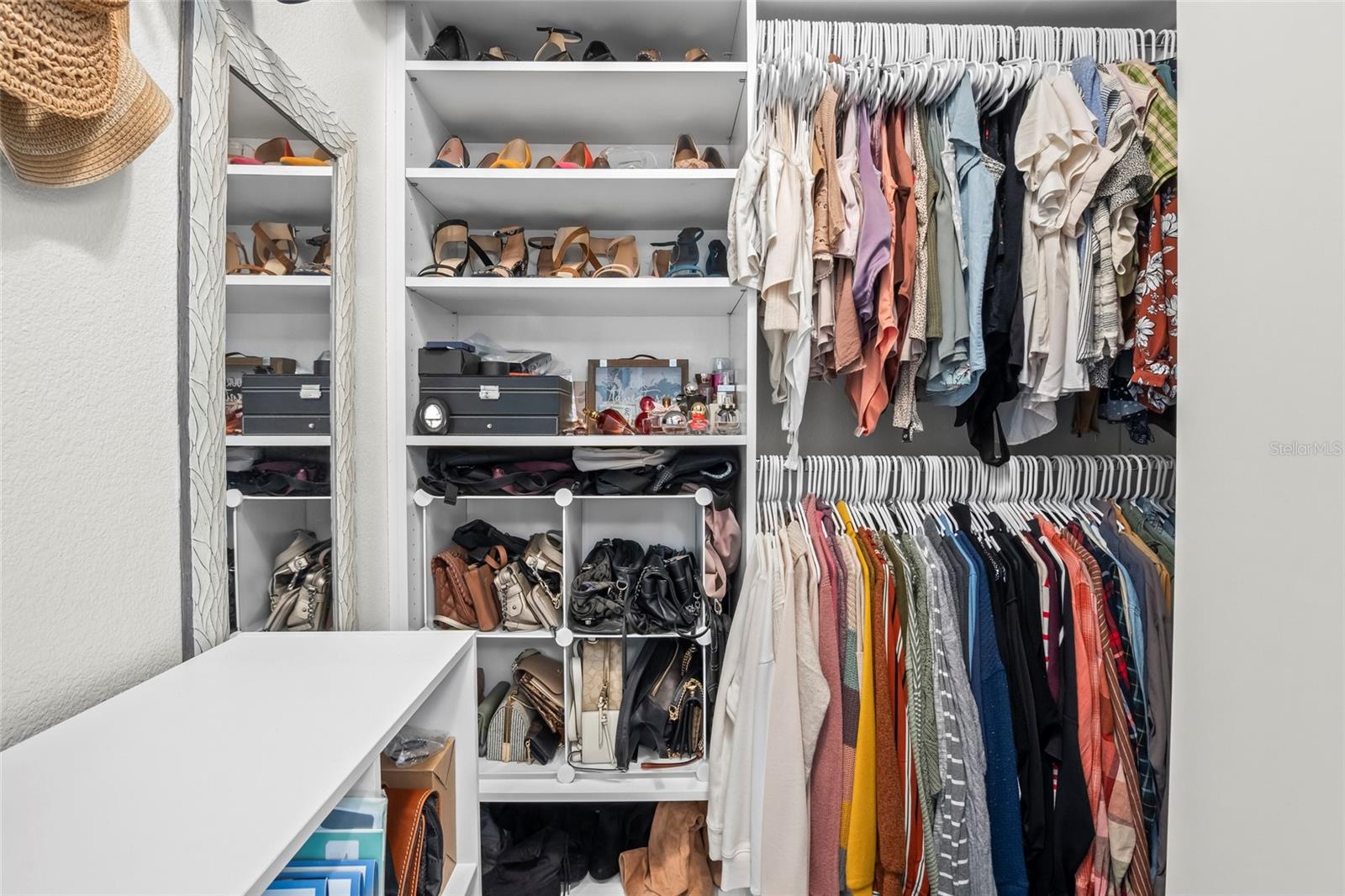 Image 17 of 47 For 528 Cresting Oak Circle 8