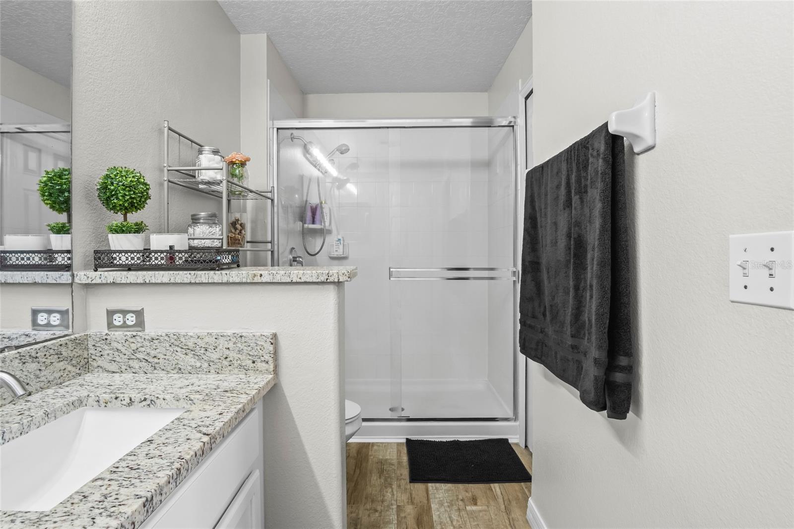 Image 19 of 47 For 528 Cresting Oak Circle 8