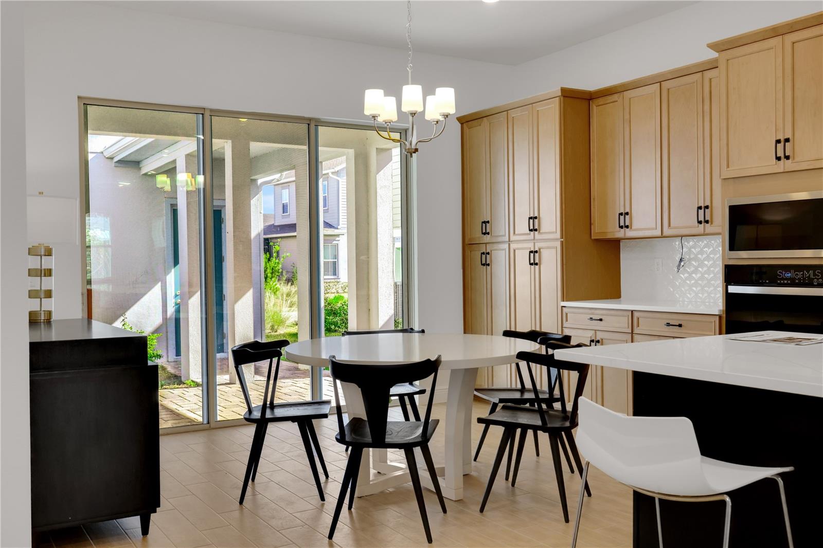 Image 10 of 50 For 9842 Peebles Street