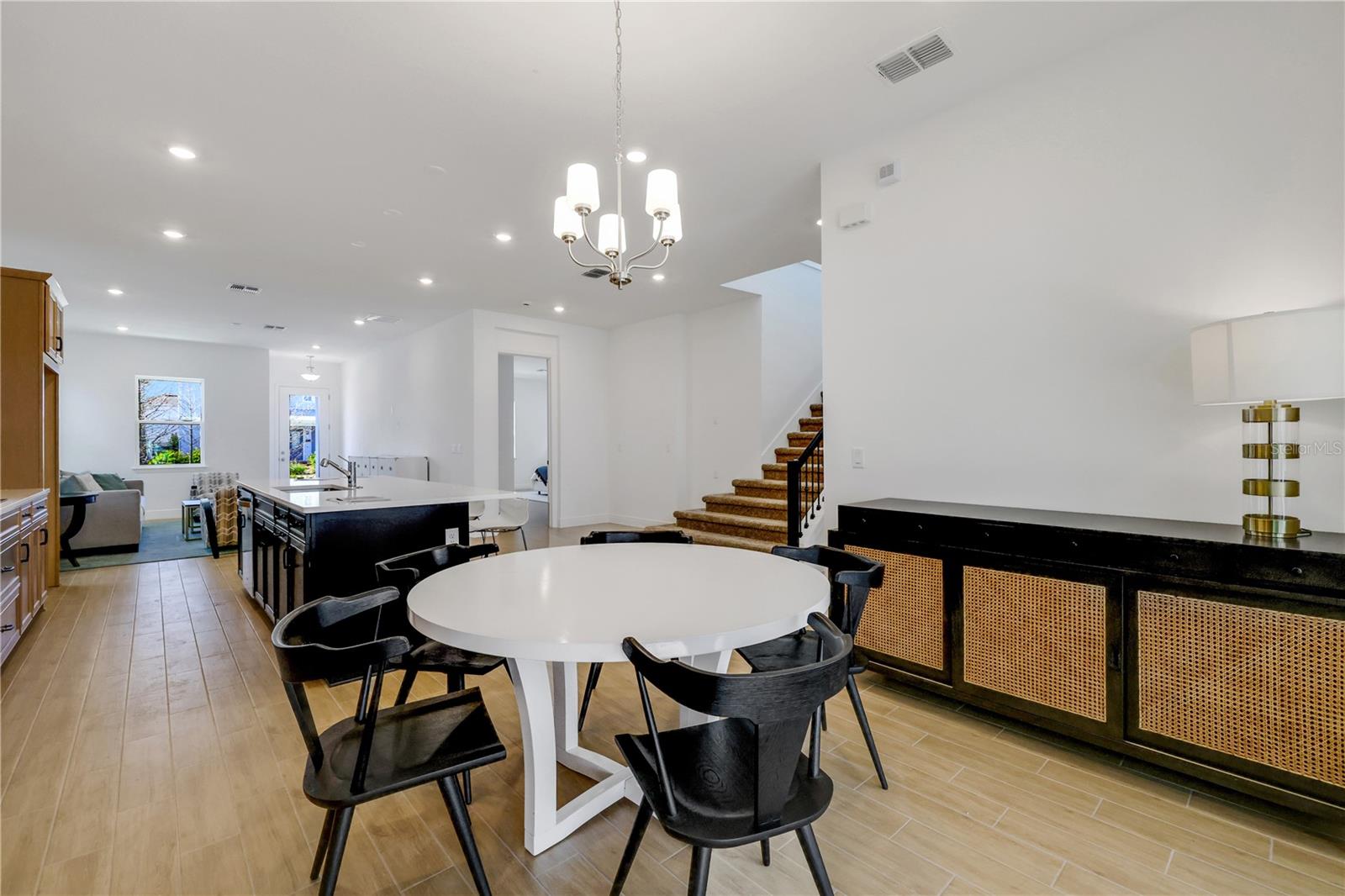 Image 11 of 50 For 9842 Peebles Street