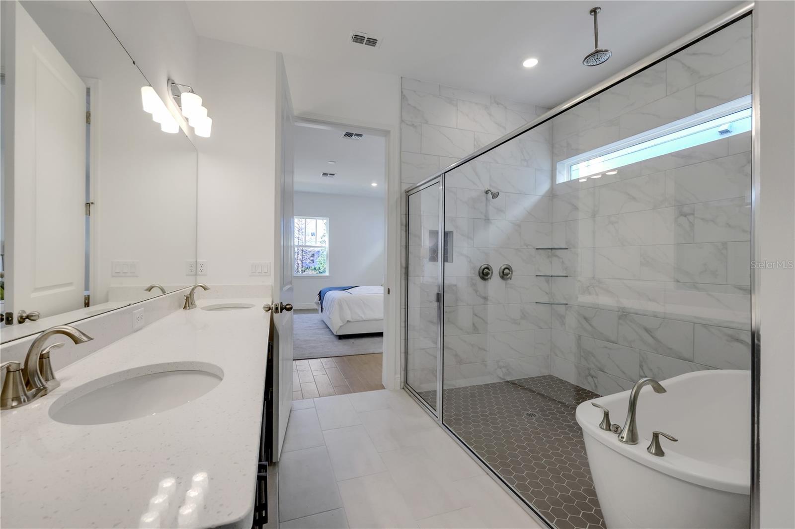 Image 20 of 50 For 9842 Peebles Street