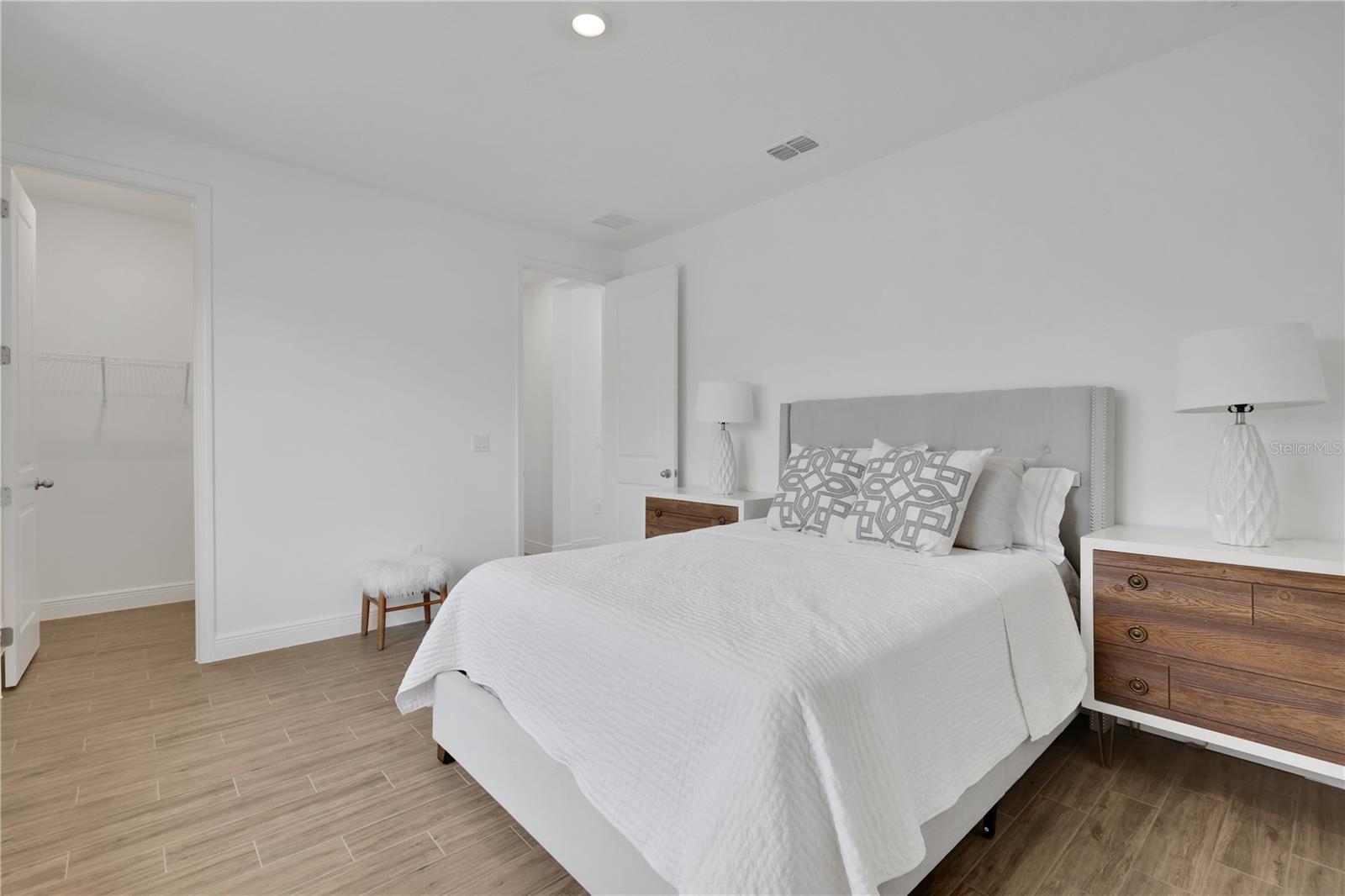 Image 48 of 50 For 9842 Peebles Street