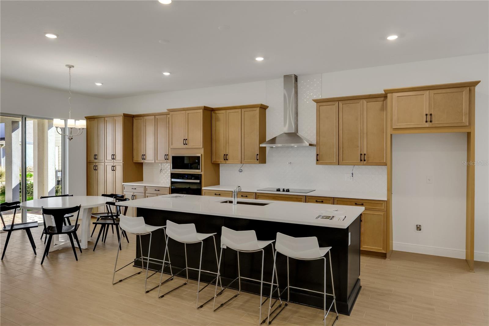 Image 6 of 50 For 9842 Peebles Street