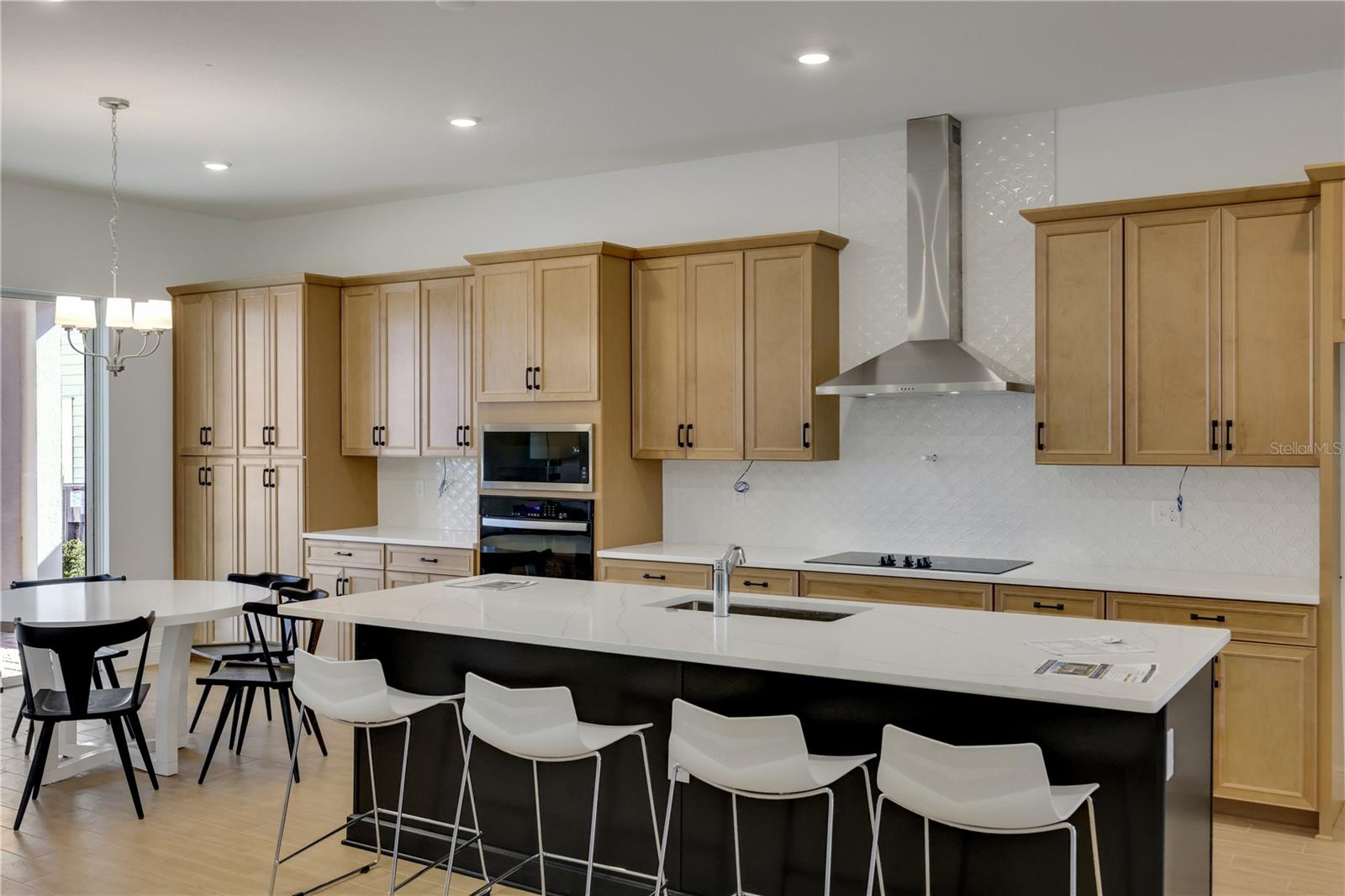 Image 7 of 50 For 9842 Peebles Street