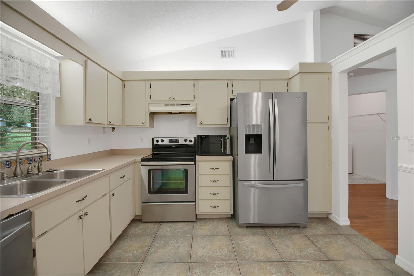 Image 6 of 39 For 36629 Francis Drive