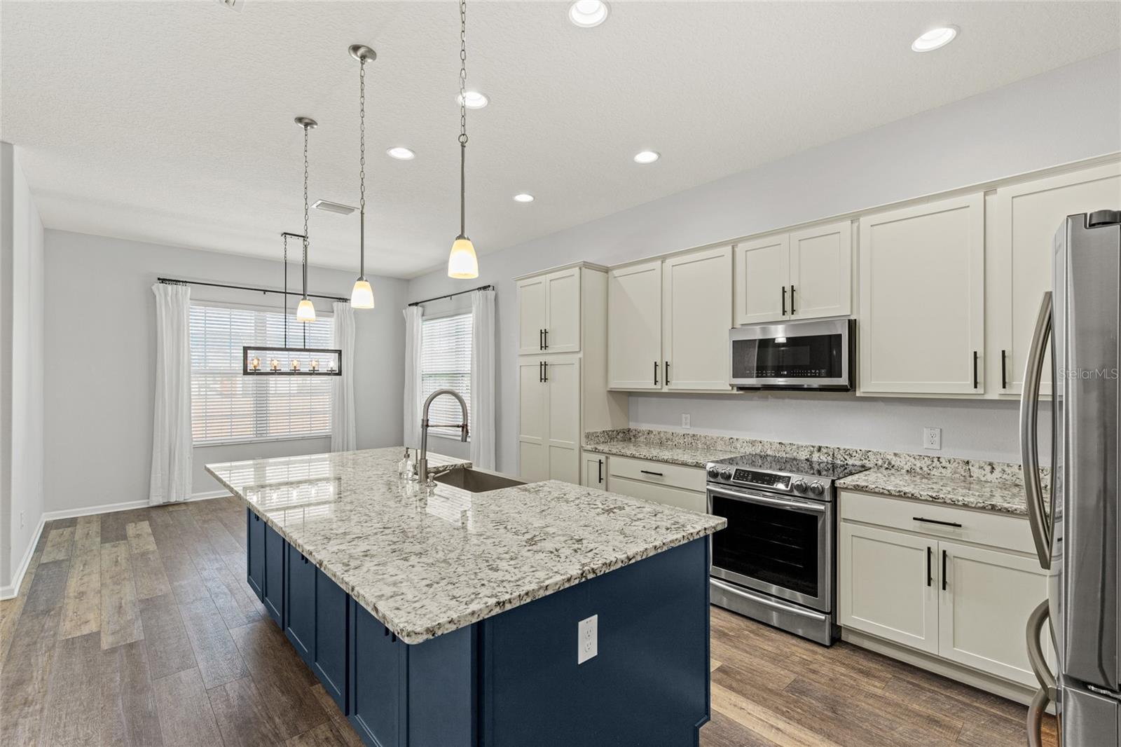 Image 15 of 44 For 11202 Roz Way