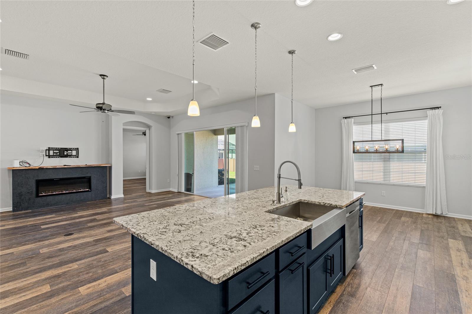 Image 19 of 44 For 11202 Roz Way