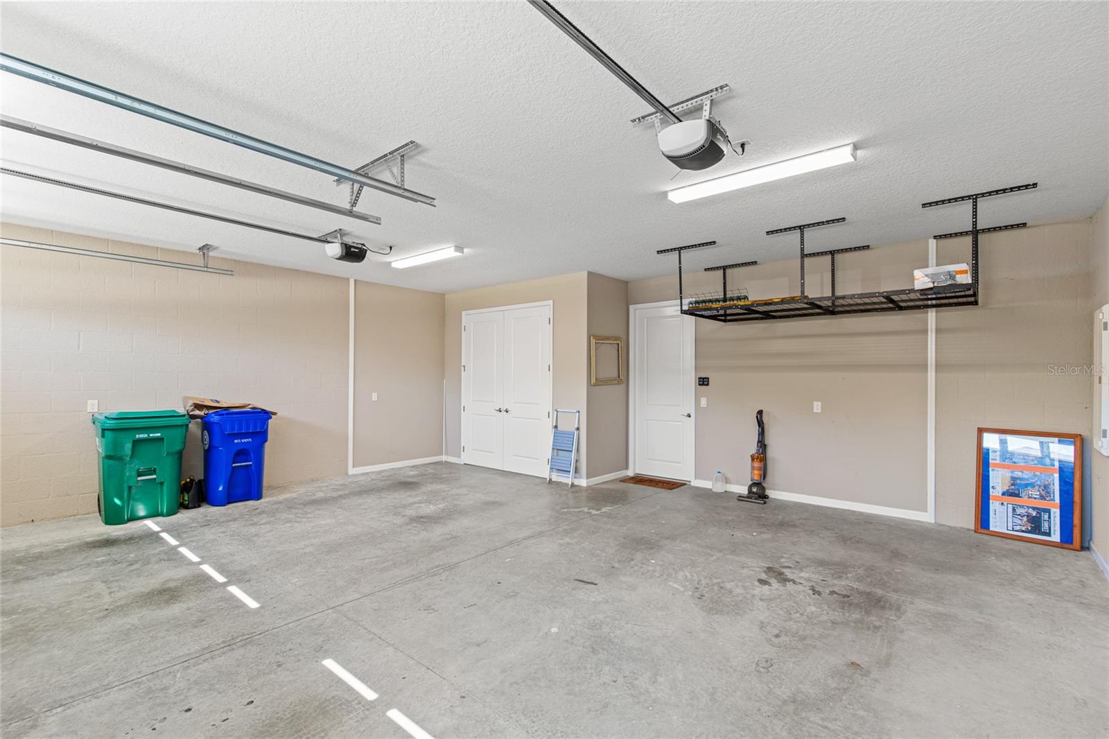 Image 39 of 44 For 11202 Roz Way