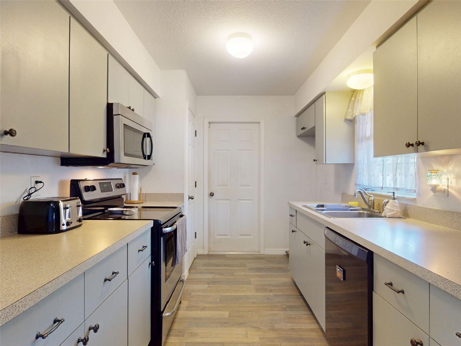 Image 13 of 76 For 35805 Dawn Drive