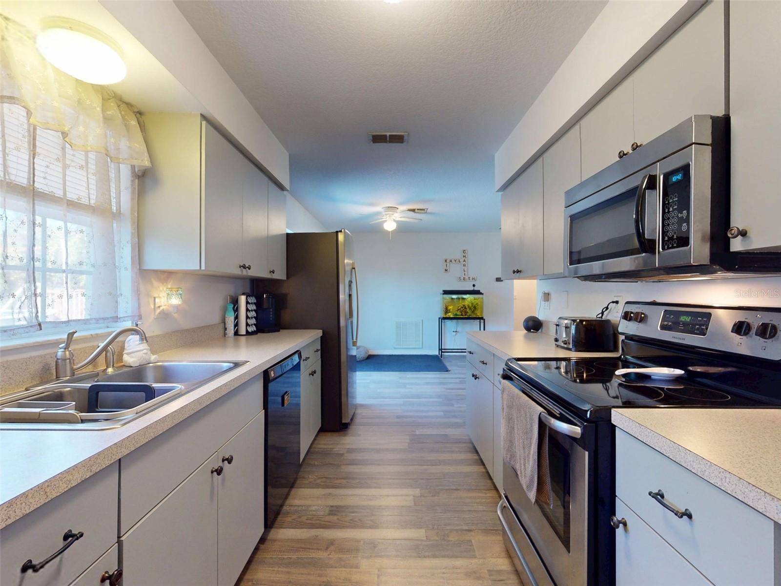 Image 17 of 76 For 35805 Dawn Drive