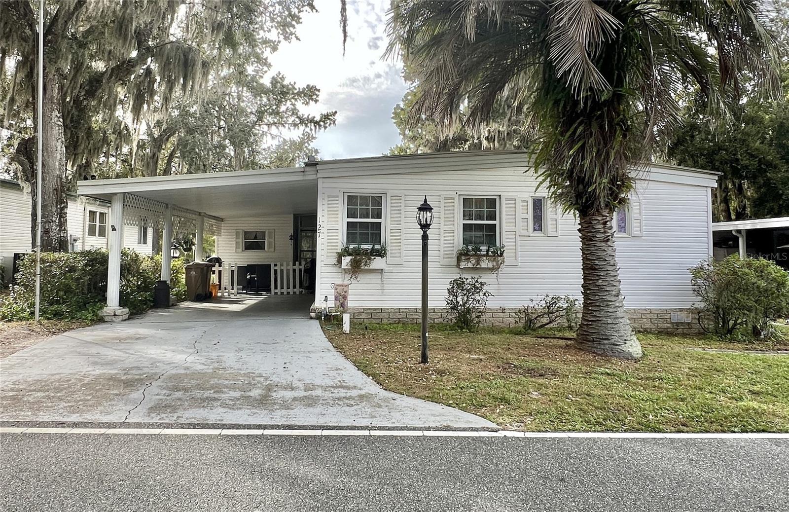 Details for 127 Royal Palm Drive, LEESBURG, FL 34748