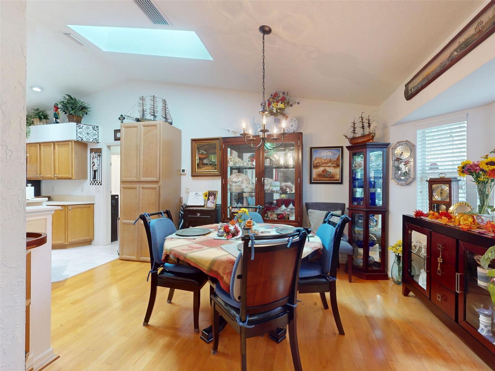 Image 14 of 83 For 2533 Chivalry Court