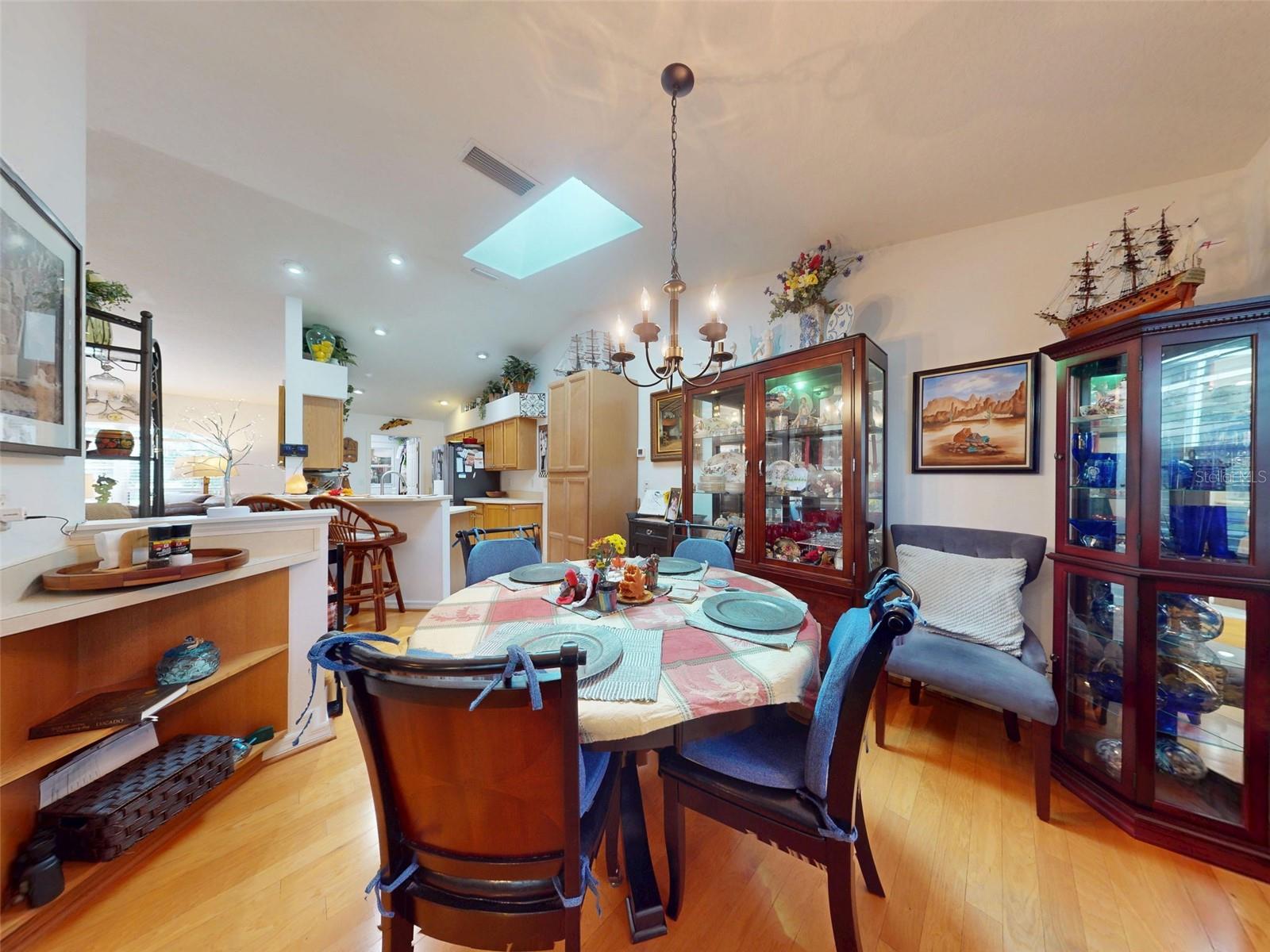 Image 15 of 83 For 2533 Chivalry Court