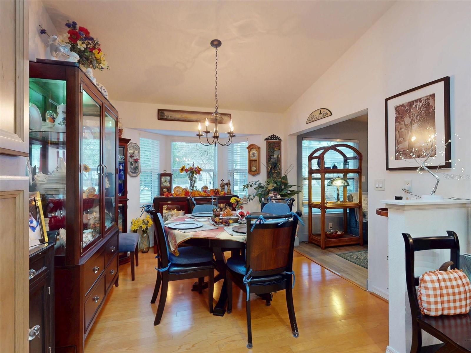 Image 18 of 83 For 2533 Chivalry Court