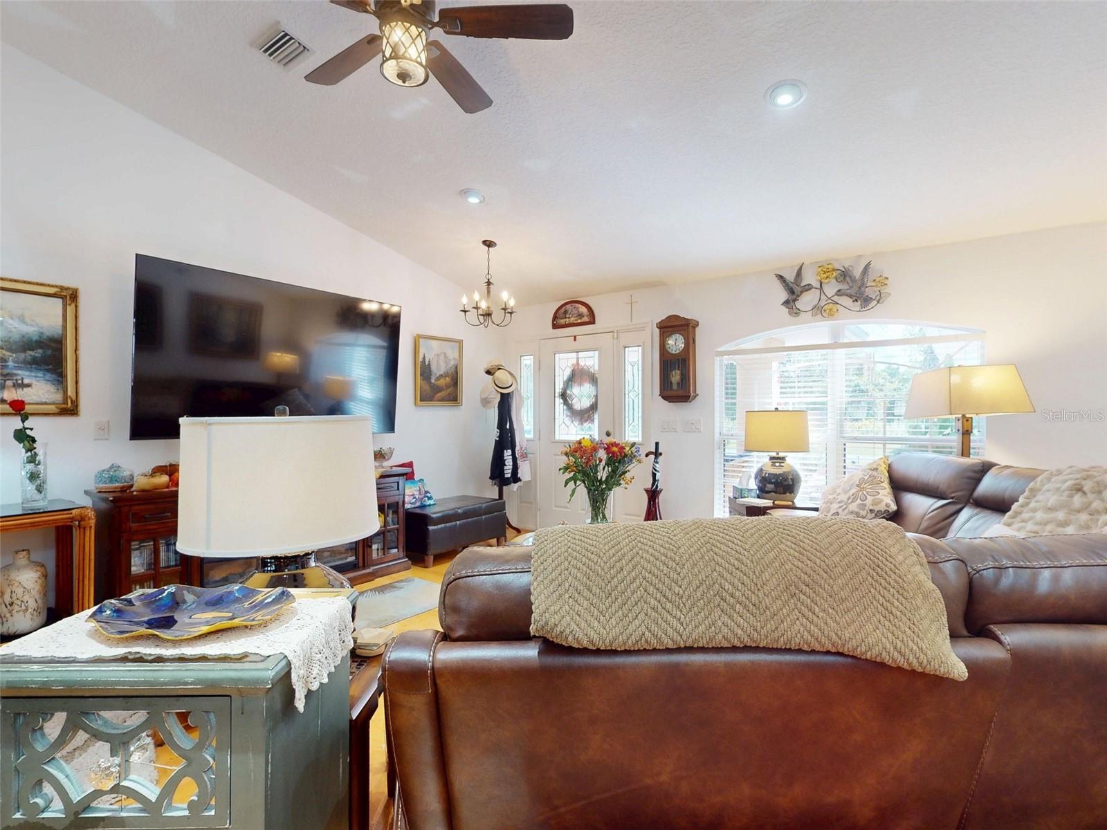 Image 20 of 83 For 2533 Chivalry Court