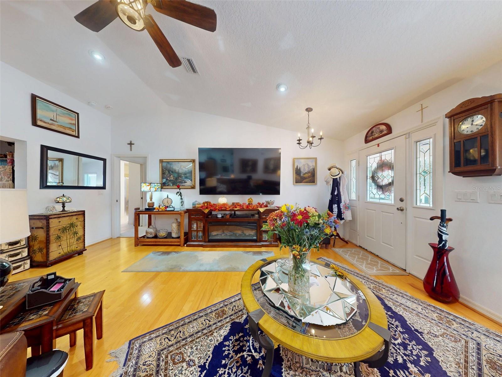 Image 4 of 83 For 2533 Chivalry Court