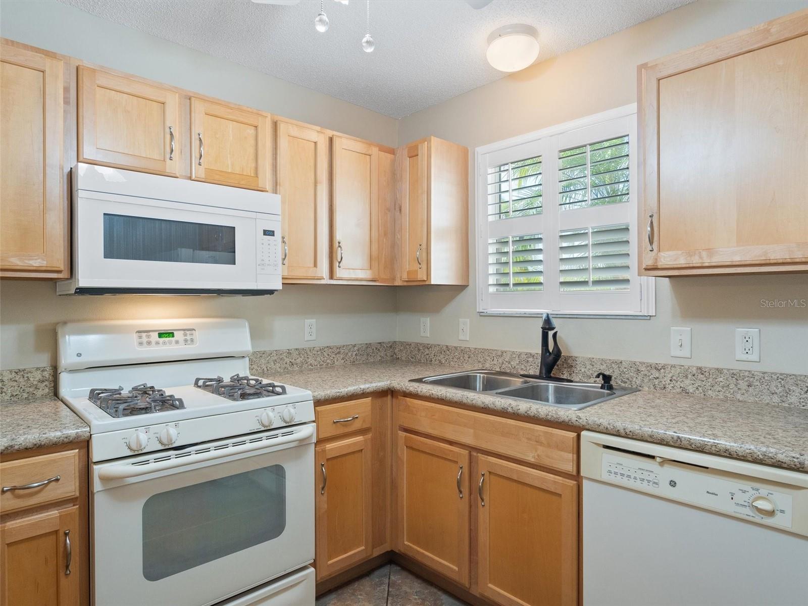 Image 23 of 29 For 2461 Due West Drive